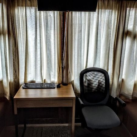 Two Rooms Rustic House - Self Check-In Bukares Bagian luar foto
