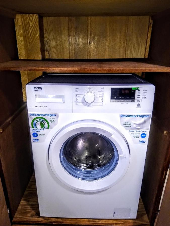 Two Rooms Rustic House - Self Check-In Bukares Bagian luar foto