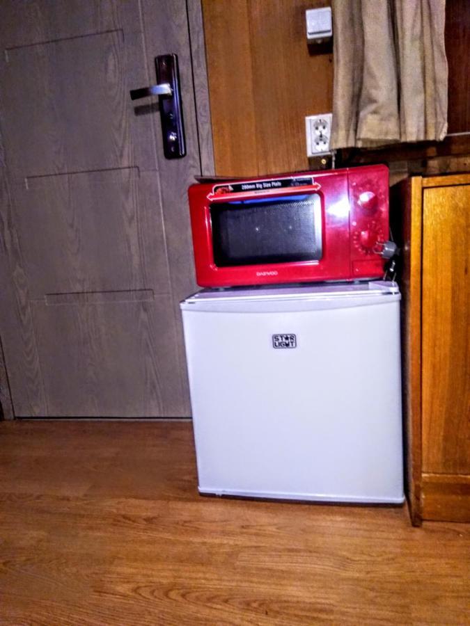 Two Rooms Rustic House - Self Check-In Bukares Bagian luar foto